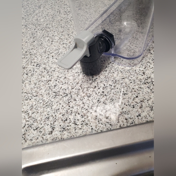 Brita Water Filter Dispenser with Black Lid - Picture 3 of 9